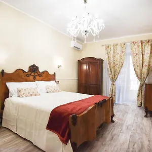 Luxury Via Genova Italia